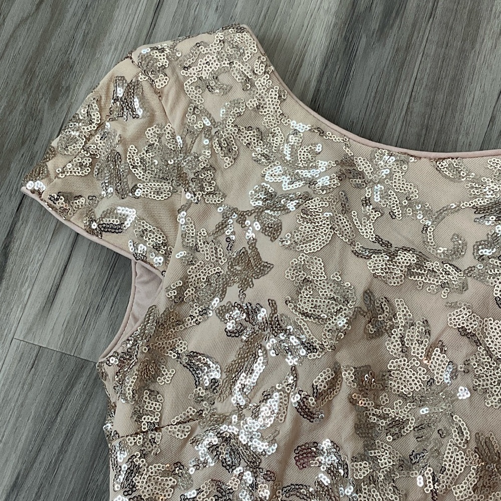 Calvin Klein Gold Sequin Formal Mini Dress Scop back excellent condition size 2 - Picture 6 of 12